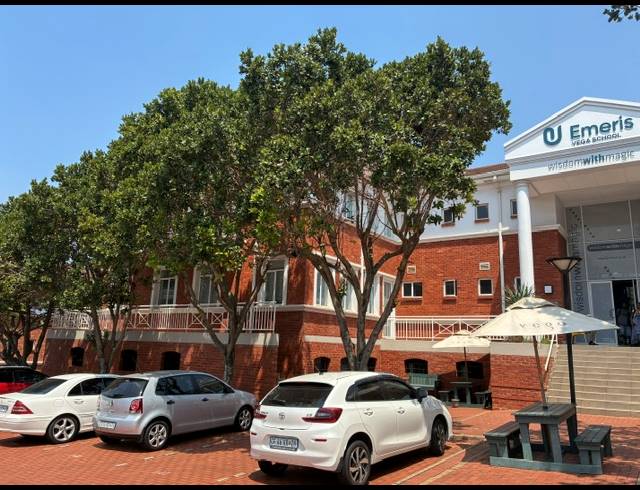 2,000M² OFFICE TO LET IN LA LUCIA